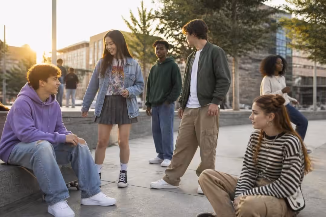 découvrez nos conseils pratiques pour bien habiller les adolescents et relever avec style ce défi mode incontournable.