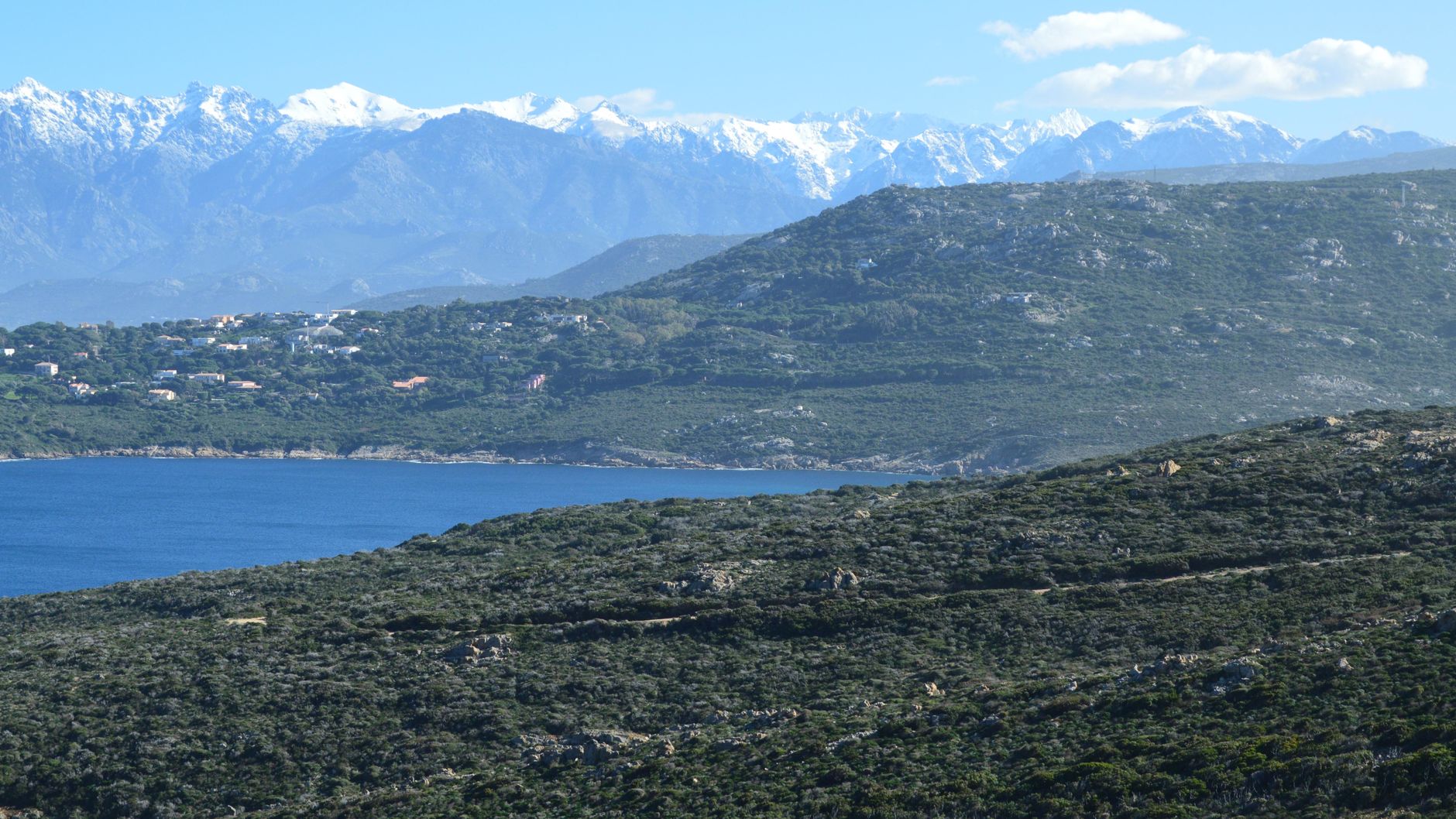 Sentier des douaniers au cap corse : topo complet pour bien préparer votre randonnée